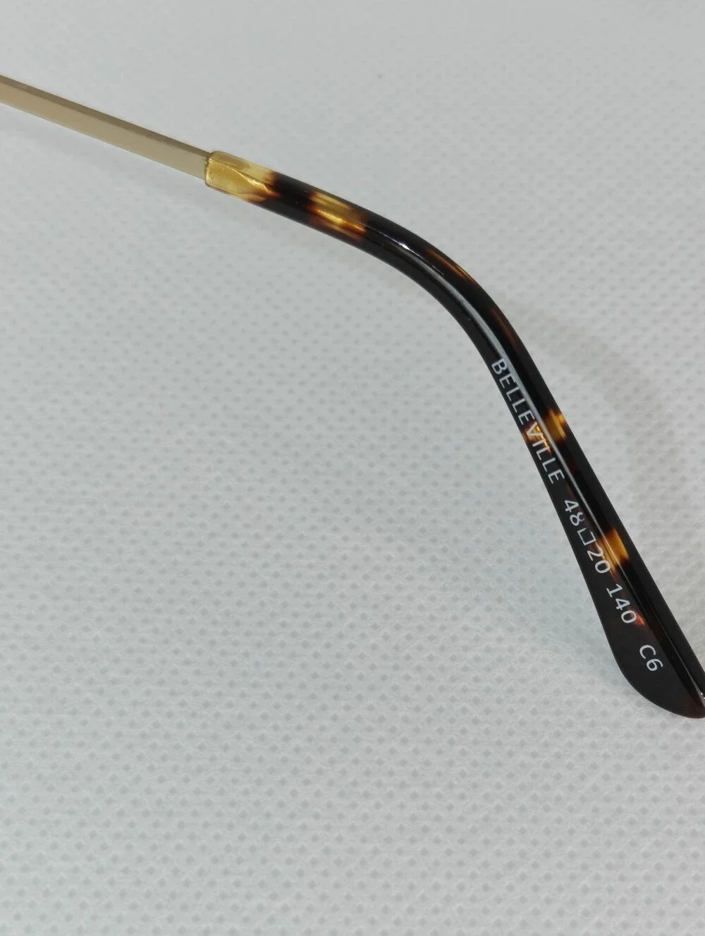 Belleville. Gold Metal Round. Eyeglasses - Classic Frame.